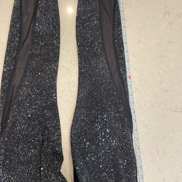 HIGH rise lulu size 6 with mesh tight - Picture 14 of 14